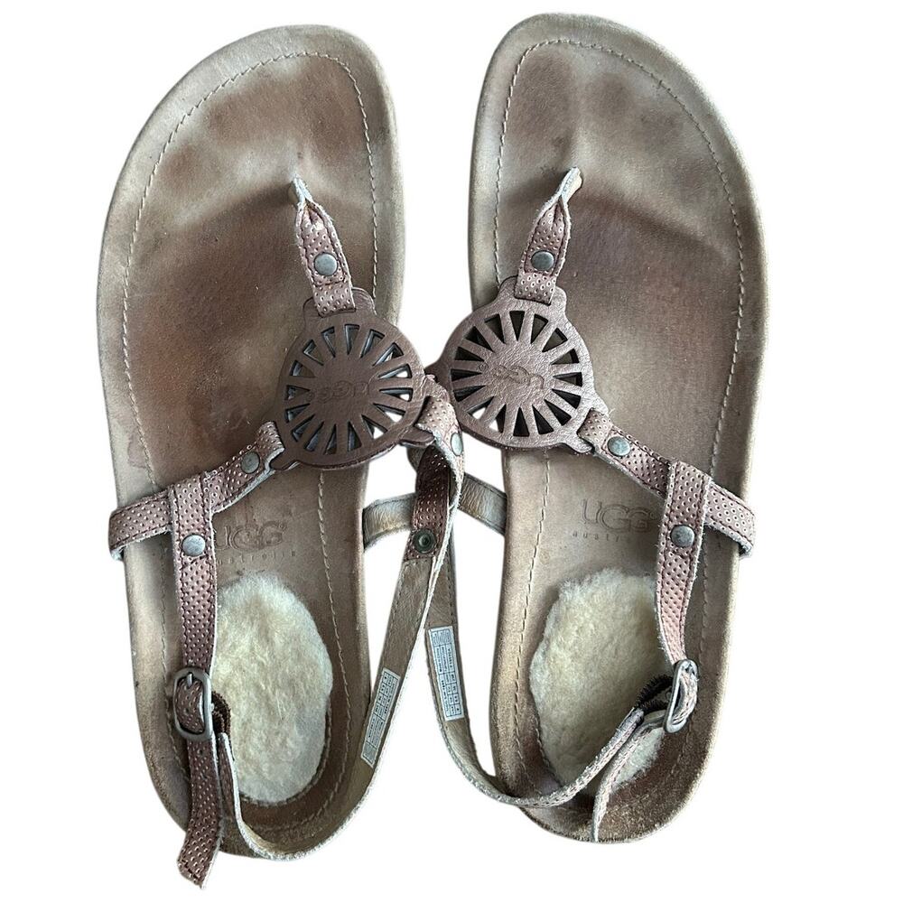 UGG Australia T Strap Sandals Women 8 Taupe Leather Sheepskin Medallion